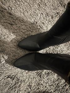 Chic Black Stiletto Heel Boots