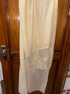 Ethnic side net lace hijab
