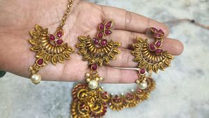 A Beautiful Neck Set With Earrings Maangtika