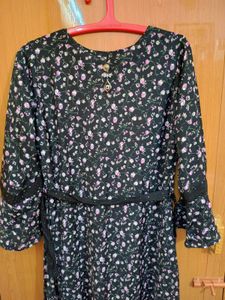 Xl Gown With Belt For Girls