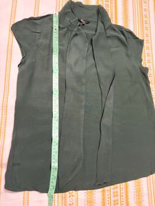 Elegant Green Sleeveless Tie-Neck Top