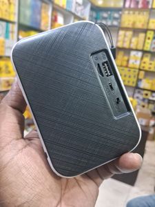 ROBOTEK B.T SPEAKER 🔊 👌 Zoom