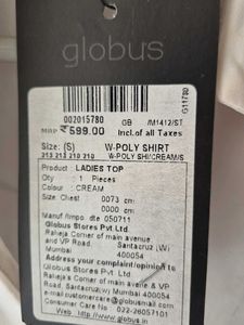 Elegant White Collared Shirt by Globus