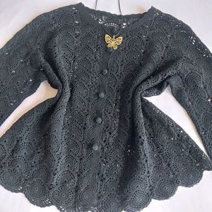Elegant Black Crochet Cardigan 🌺