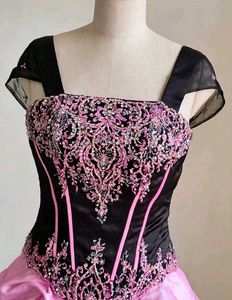 Stunning Pink skirt and top 🎀👰❤️