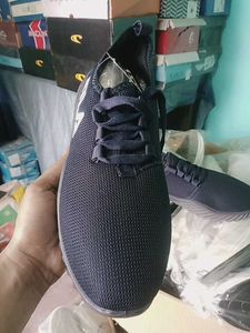 NEW NO USED SNEAKERS SHOES FOR MEN.