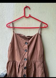Price drop ⬇️Brand New 😍Button down sundress 🤎