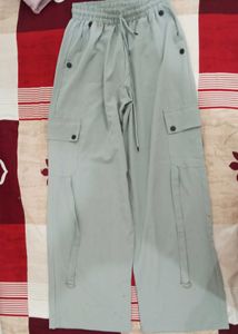 Grey parachute baggy pant 🩶