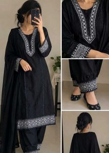 Elegant Black Embroidered Kurta