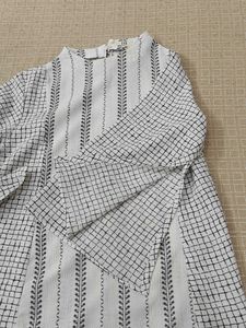 Elegant White &amp; Grey Printed top