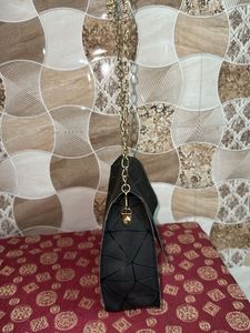 Chic Black Geometric Shoulder Bag