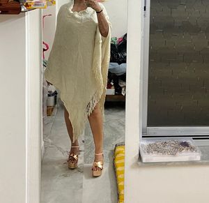 white ponchuu
