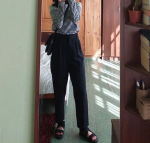 H&amp;M Classic Black Ankle length Pleated Trousers