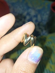 Anti tarnish heart earcuff