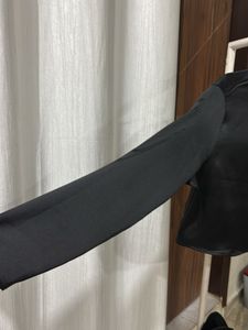 H&amp;M Chic Black Satin Cropped Top