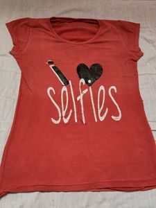Red "I Love Selfies" T-Shirt