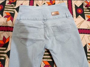 Trendy High-Waist Light Blue Skinny Jeans