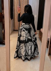 Elegant Black &amp; White Floral Maxi gown 🩷🎀