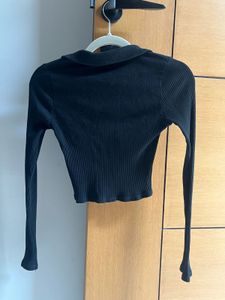 Ribbed Collared Long Sleeve Crop Top