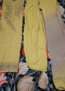 🤑Yellow Kurta Set with Embellishments