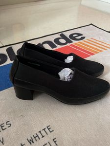 Elegant Black Ballerina Flats