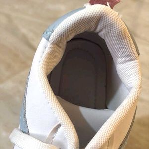 COMBO -White Sneakers Shoe nd Transparent Sunglass