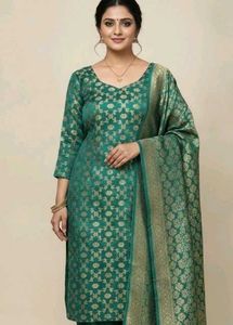 A Banarasi Silk Kurti salwar With Dupatta