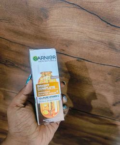 Garnier Bright Complete Overnight Booster Serum