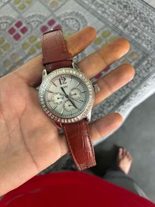 Guess Women's Watch - Elegant &amp; Stylish