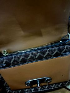 Sling Bag....Look Like Mk