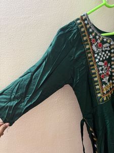 Embroidered Green Naira Cut Kurta Pant S