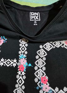 2 T-shirts at the price of 1
