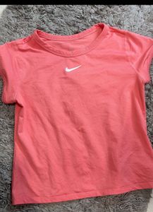 AUTHENTIC NIKE TSHIRT🩷
