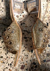 Sparkling Golden Embellished sandel👡