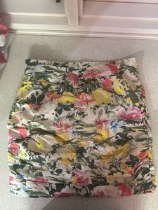 Chic Floral Ruched Mini Skirt