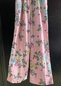 🌸 Beautiful Pink Floral Wide-Leg Jumpsuit 🌸