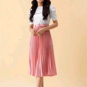 Chic Pink Pleated Midi Dress with Belt Medium Size