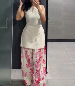 Desi Farsi White Sleeveless Kurta set