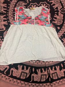 White Ethnic Kurta with Embroidered Detail