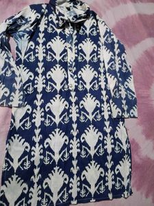 Blue &amp; White Ikat Print short Kurta