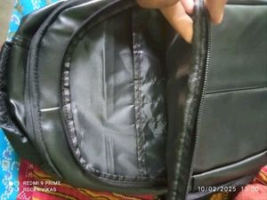 clasic black leather bag
