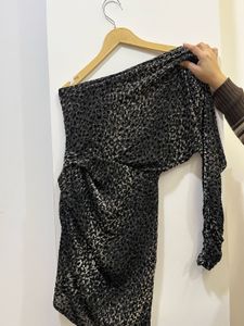 Chic One-Shoulder Leopard Print Dress