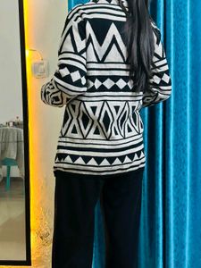 Stylish Black and White Geometric Cardigan