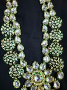 Elegant Kundan and Pearl Necklace Set