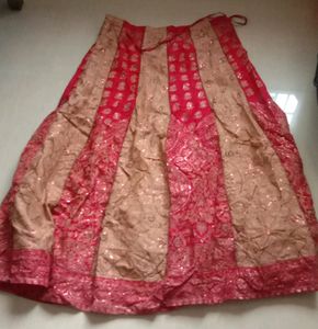 Red And Golden Colour Davani