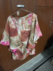 Abstract Print Flowy Top