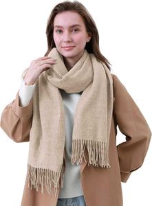 Cozy wool Scarf with Fringe