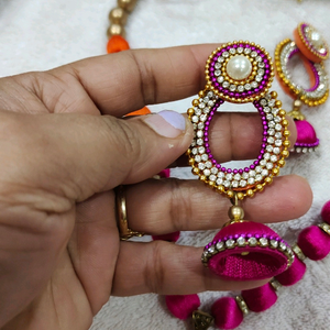 Fabric jewellery necklace set