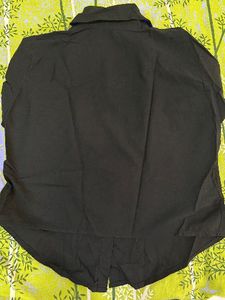 Embroidered Cropped Black Shirt
