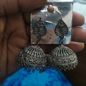 Black metal jhumki